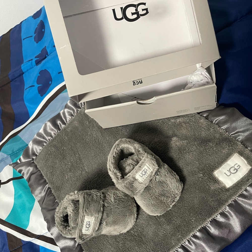 UGG gift set